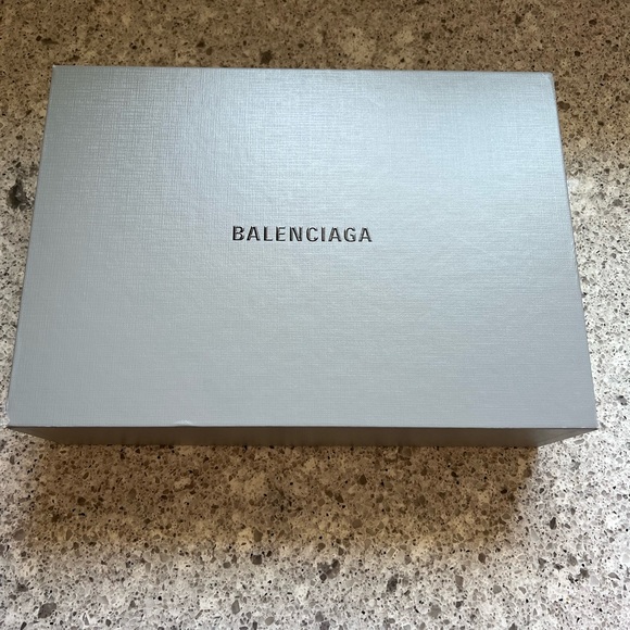 Balenciaga Hourglass Small Handbag Crocodile Embossed in Red - Picture 13 of 13